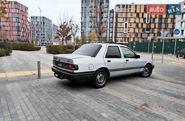 Седан Ford Sierra 1989 в Киеве