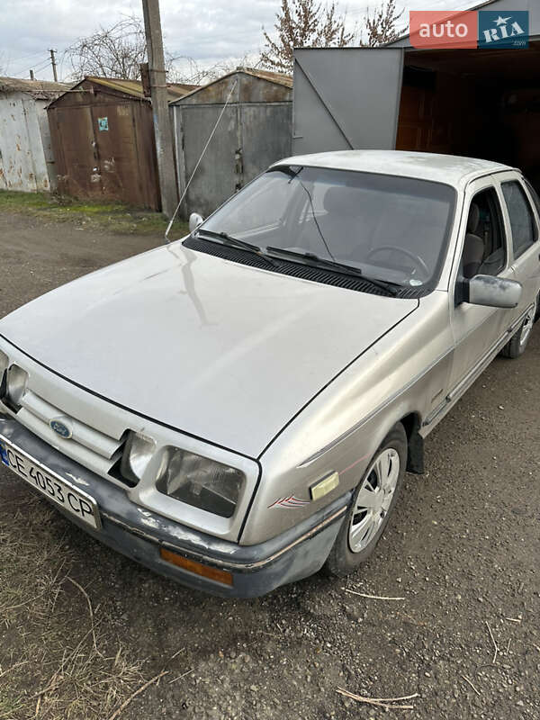 Ліфтбек Ford Sierra 1986 в Чернівцях