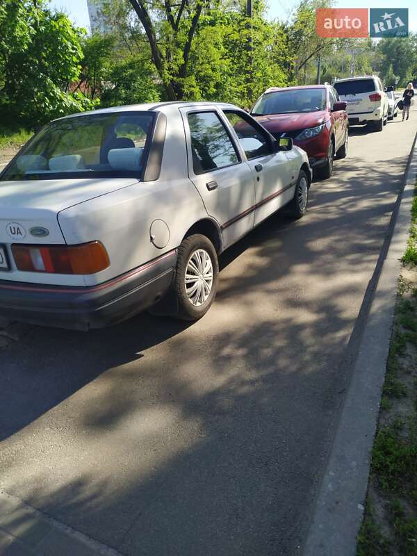Седан Ford Sierra 1988 в Киеве