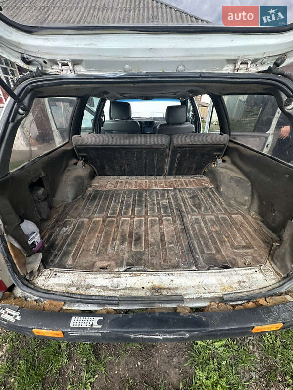 Универсал Ford Sierra 1984 в Благовещенском фото 9 Универсал Ford Sierra 1984 в Благовещенском