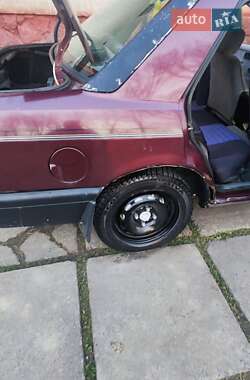 Седан Ford Sierra 1989 в Сторожинце
