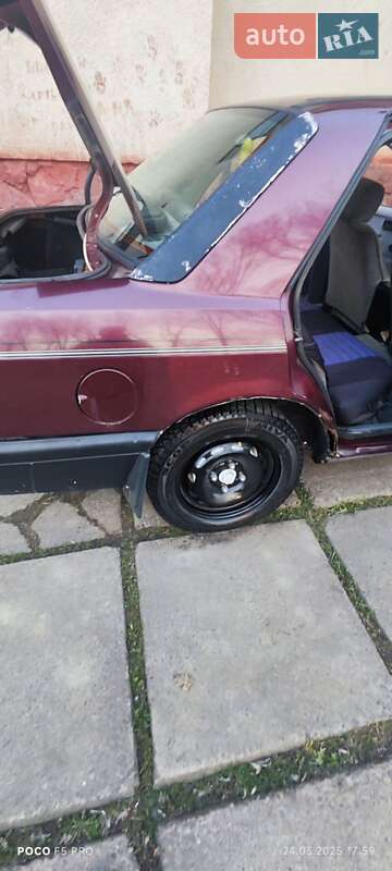 Седан Ford Sierra 1989 в Сторожинце