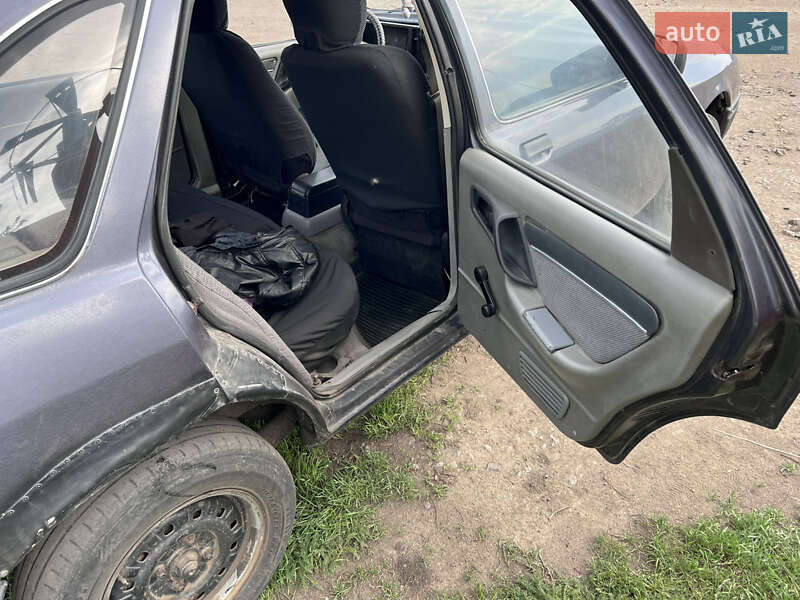 Лифтбек Ford Sierra 1983 в Братском