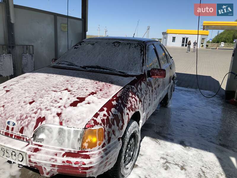 Седан Ford Sierra 1987 в Горохове