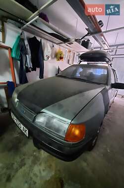 Седан Ford Sierra 1990 в Чернівцях
