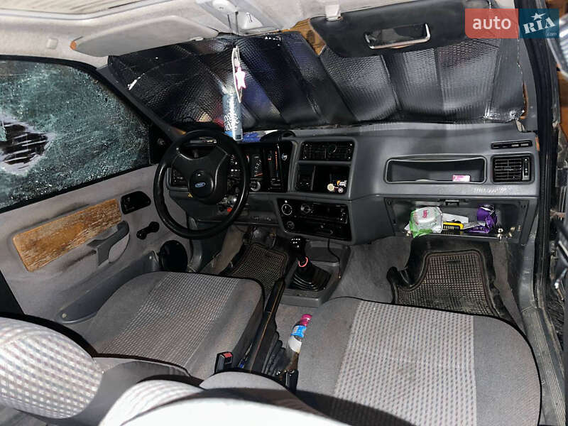 Седан Ford Sierra 1988 в Львове
