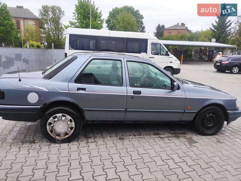 Седан Ford Sierra 1993 в Староконстантинове