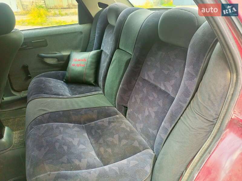 Седан Ford Sierra 1988 в Обухові