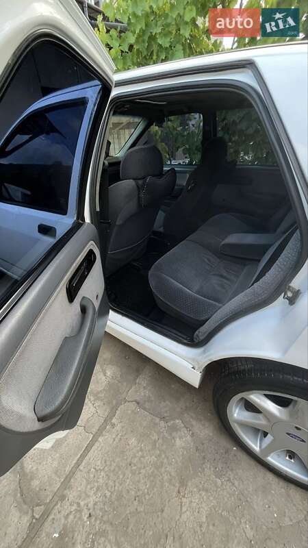 Седан Ford Sierra 1988 в Николаеве