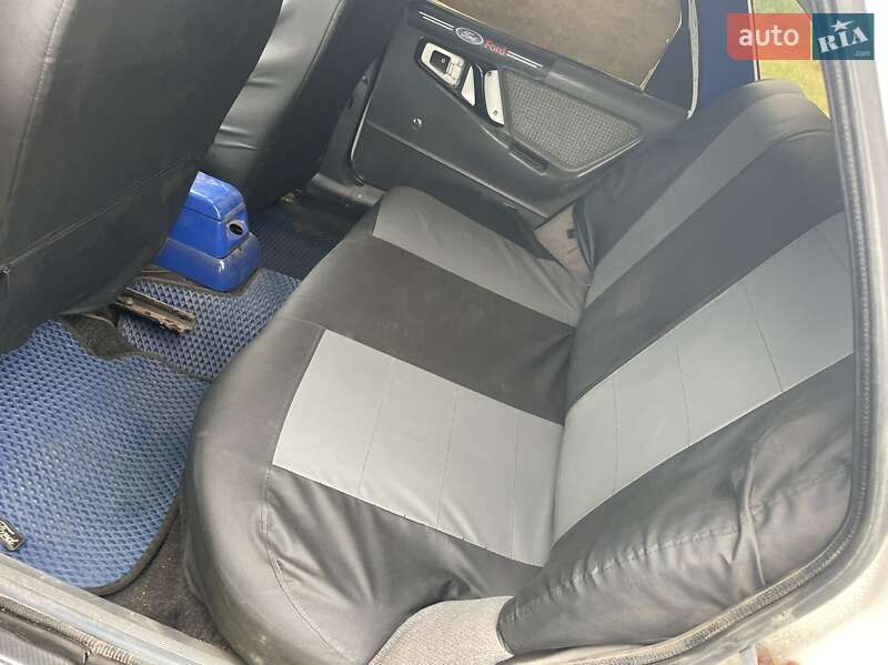 Лифтбек Ford Sierra 1985 в Радомышле