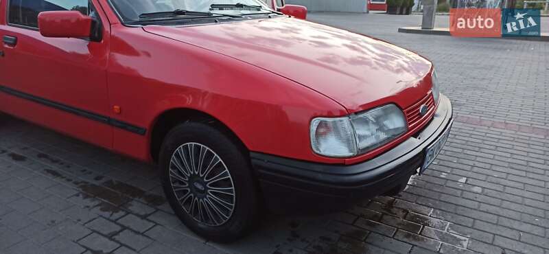 Седан Ford Sierra 1991 в Вараше