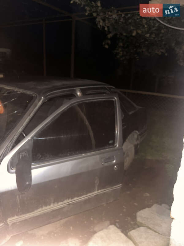 Лифтбек Ford Sierra 1986 в Белках