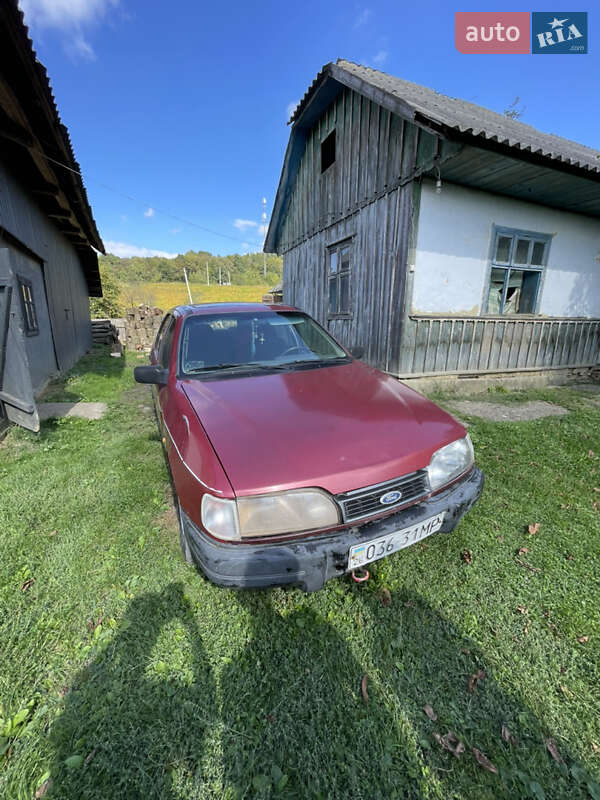Седан Ford Sierra 1990 в Сторожинце