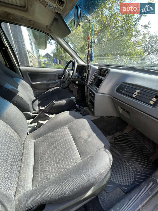 Седан Ford Sierra 1990 в Сторожинце