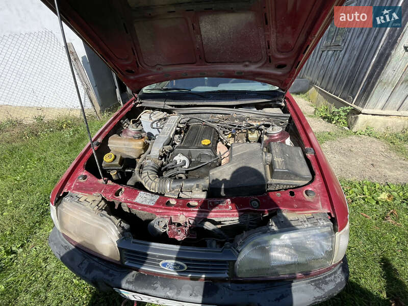 Седан Ford Sierra 1990 в Сторожинце