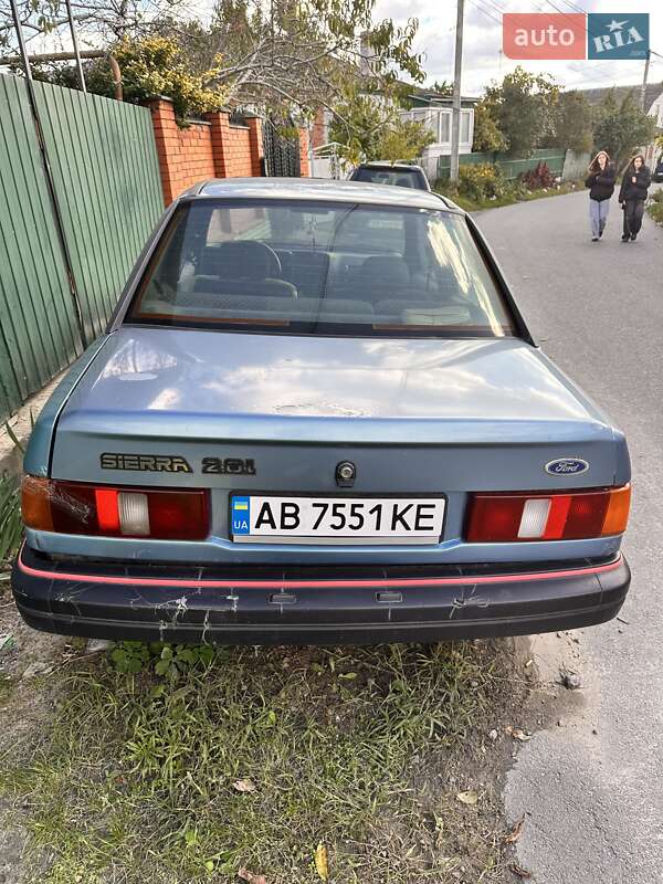 Седан Ford Sierra 1988 в Гайсине
