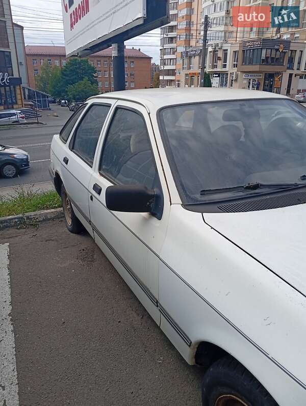 Лифтбек Ford Sierra 1988 в Черновцах