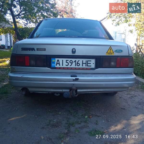 Седан Ford Sierra 1992 в Яготине