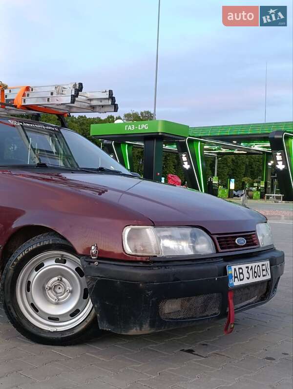Лифтбек Ford Sierra 1990 в Виннице фото 3 Лифтбек Ford Sierra 1990 в Виннице