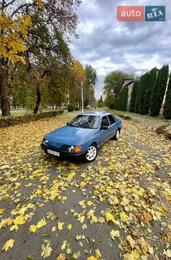 Седан Ford Sierra 1987 в Кицмани