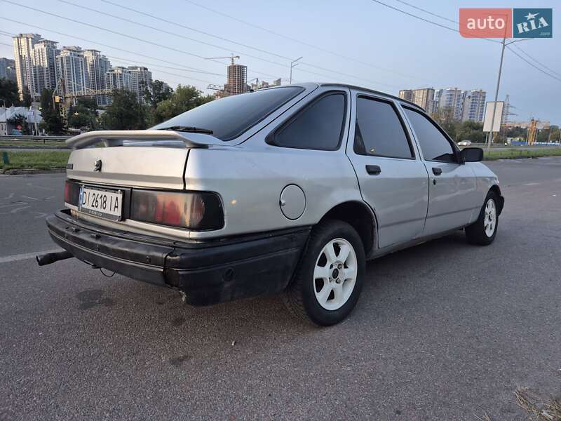 Лифтбек Ford Sierra 1988 в Киеве