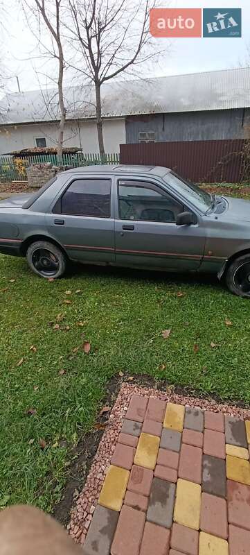 Седан Ford Sierra 1990 в Коломиї