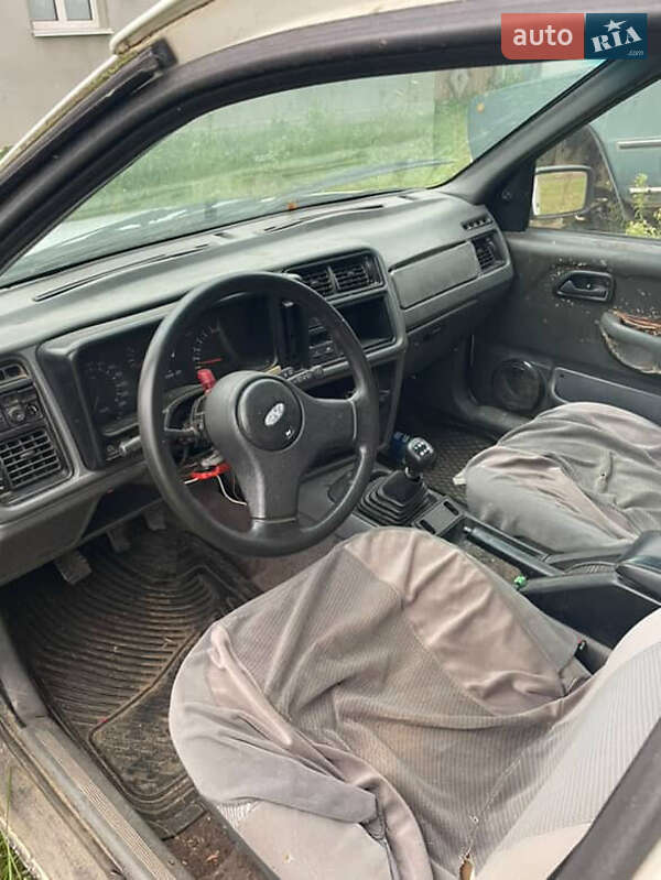 Лифтбек Ford Sierra 1989 в Житомире