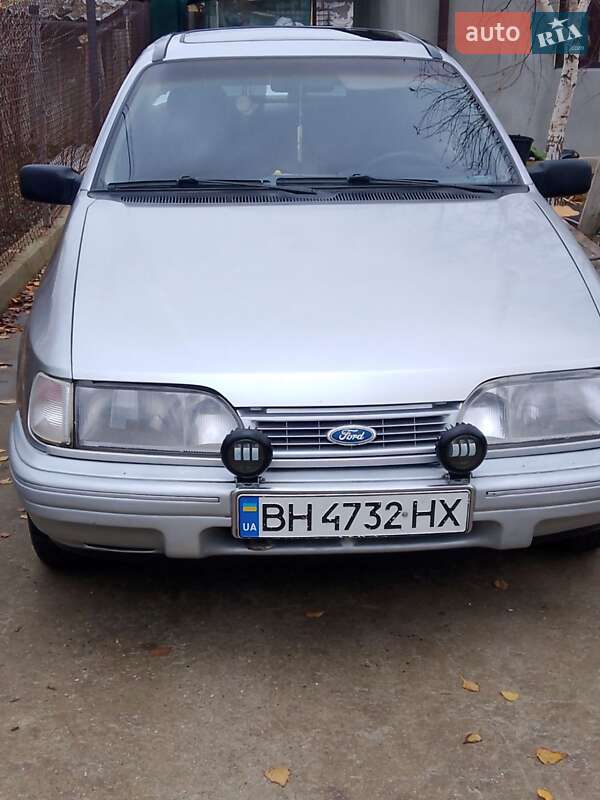 Седан Ford Sierra 1992 в Измаиле