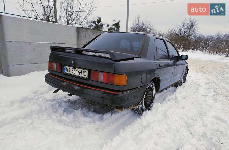 Седан Ford Sierra 1988 в Новых Петровцах