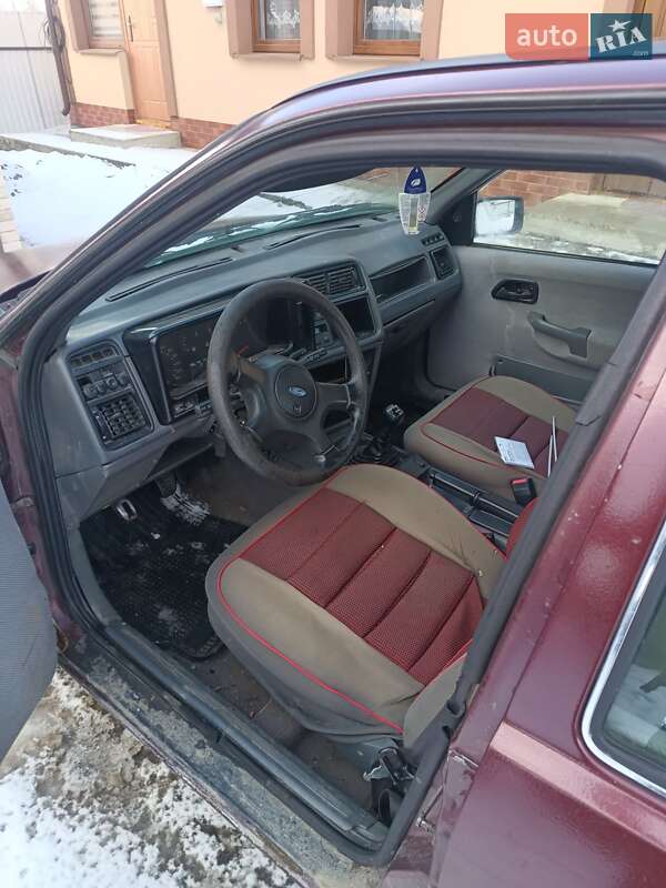Седан Ford Sierra 1989 в Снятине