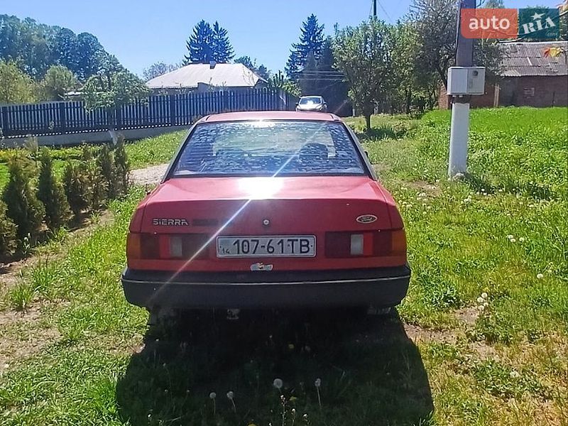 Седан Ford Sierra 1988 в Буську