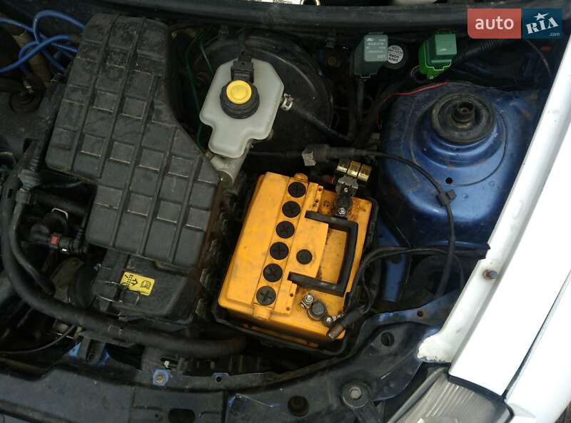 Родстер Ford StreetKa 2004 в Кременце