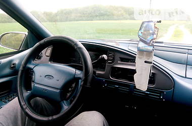 Седан Ford Taurus 1995 в Виннице