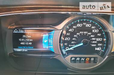 Седан Ford Taurus 2015 в 