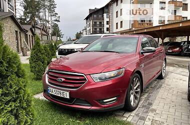 Седан Ford Taurus 2016 в Киеве