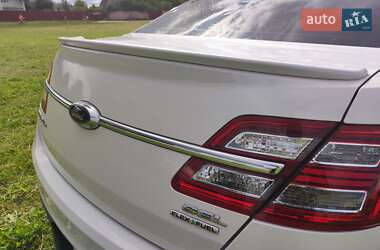 Седан Ford Taurus 2015 в Киеве