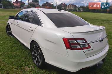 Седан Ford Taurus 2015 в Киеве
