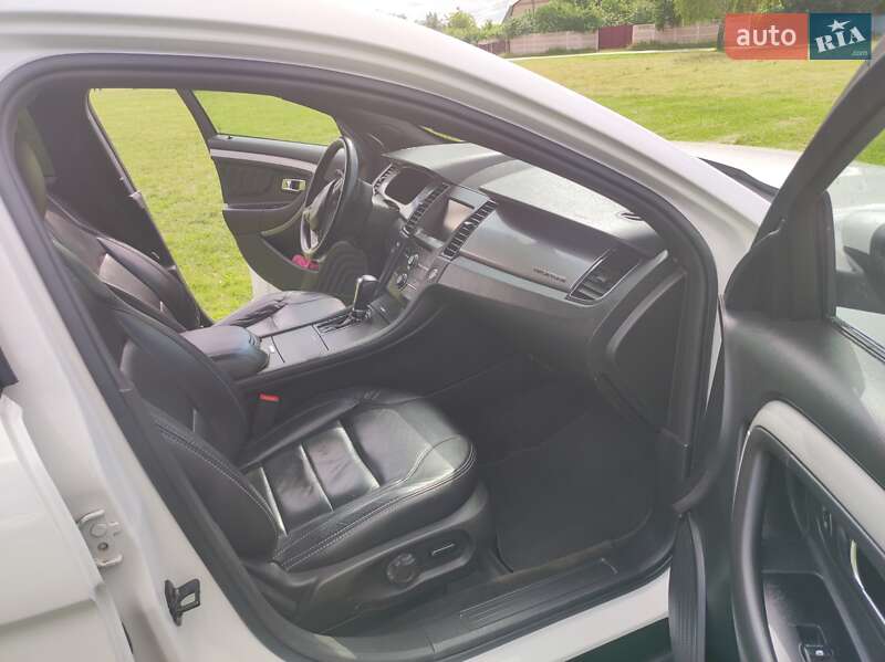 Седан Ford Taurus 2015 в Києві