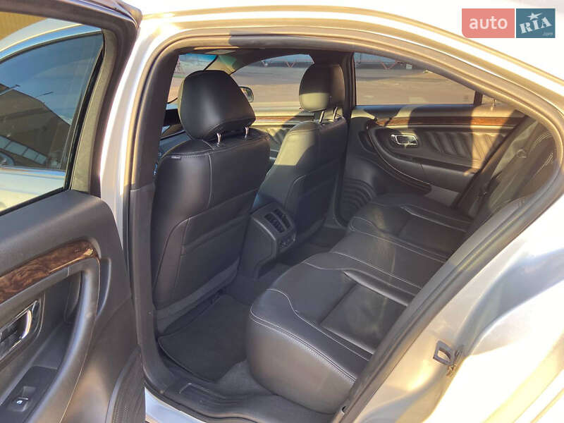 Седан Ford Taurus 2018 в Житомире