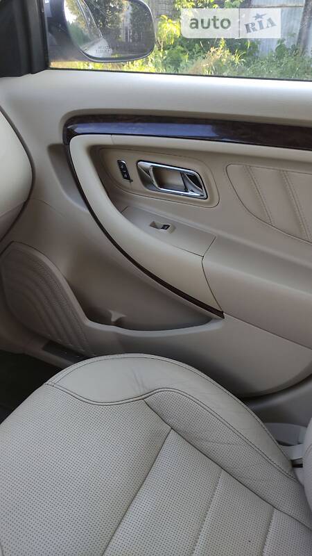 Седан Ford Taurus 2018 в Броварах