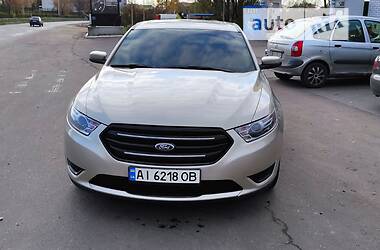 Седан Ford Taurus 2017 в Березані