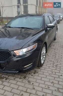 Седан Ford Taurus 2016 в Львові
