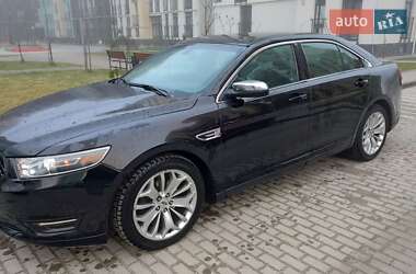 Седан Ford Taurus 2016 в Львові