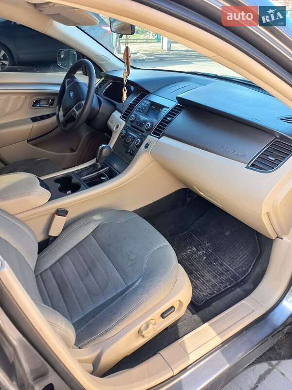 Седан Ford Taurus 2014 в Белой Церкви