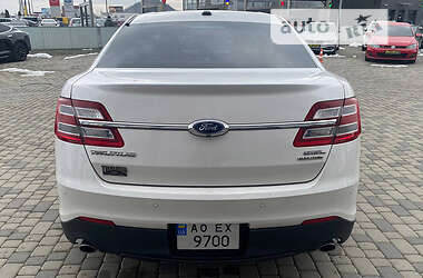 Седан Ford Taurus 2014 в Мукачевому