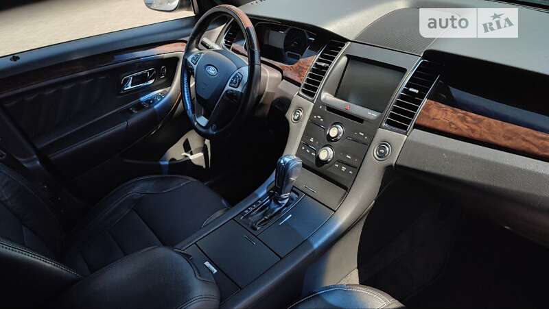 Седан Ford Taurus 2018 в Днепре