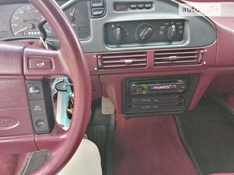 Седан Ford Taurus 1992 в Києві