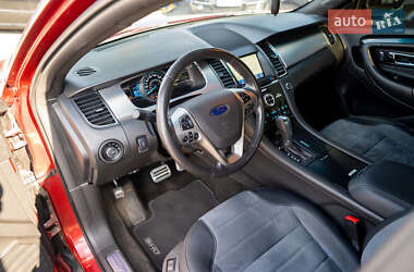 Седан Ford Taurus 2015 в 