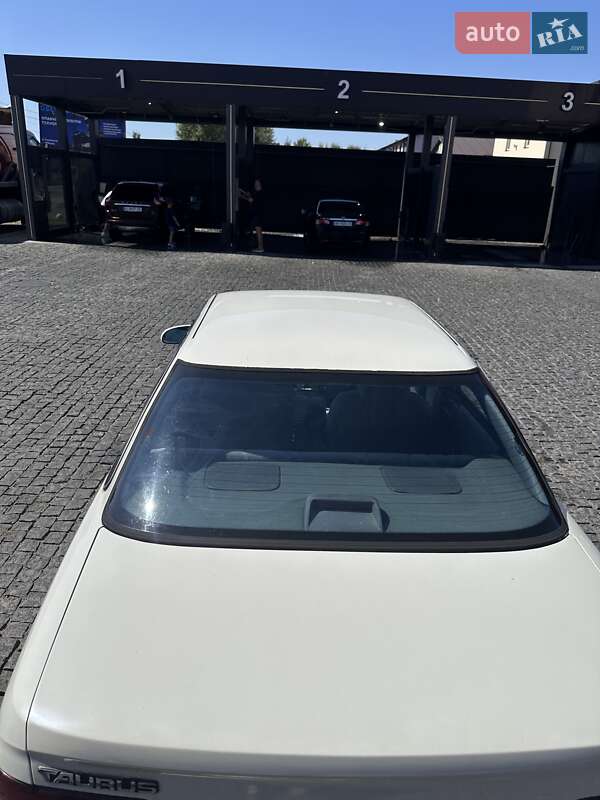 Седан Ford Taurus 1992 в Софиевской Борщаговке