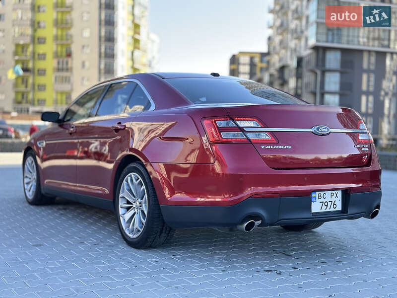 Седан Ford Taurus 2013 в Львові